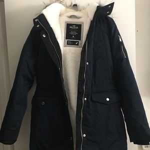 Hollister medium navy blue down fill parka